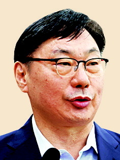 [단독] “난 인권침해 피해자”… 대통령 불만 감추고 ‘석방전략’ 바꾼 이화영