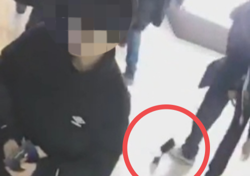 송파쇼핑몰서 일부러 ‘쿵’ 아이폰 수리비 요구男