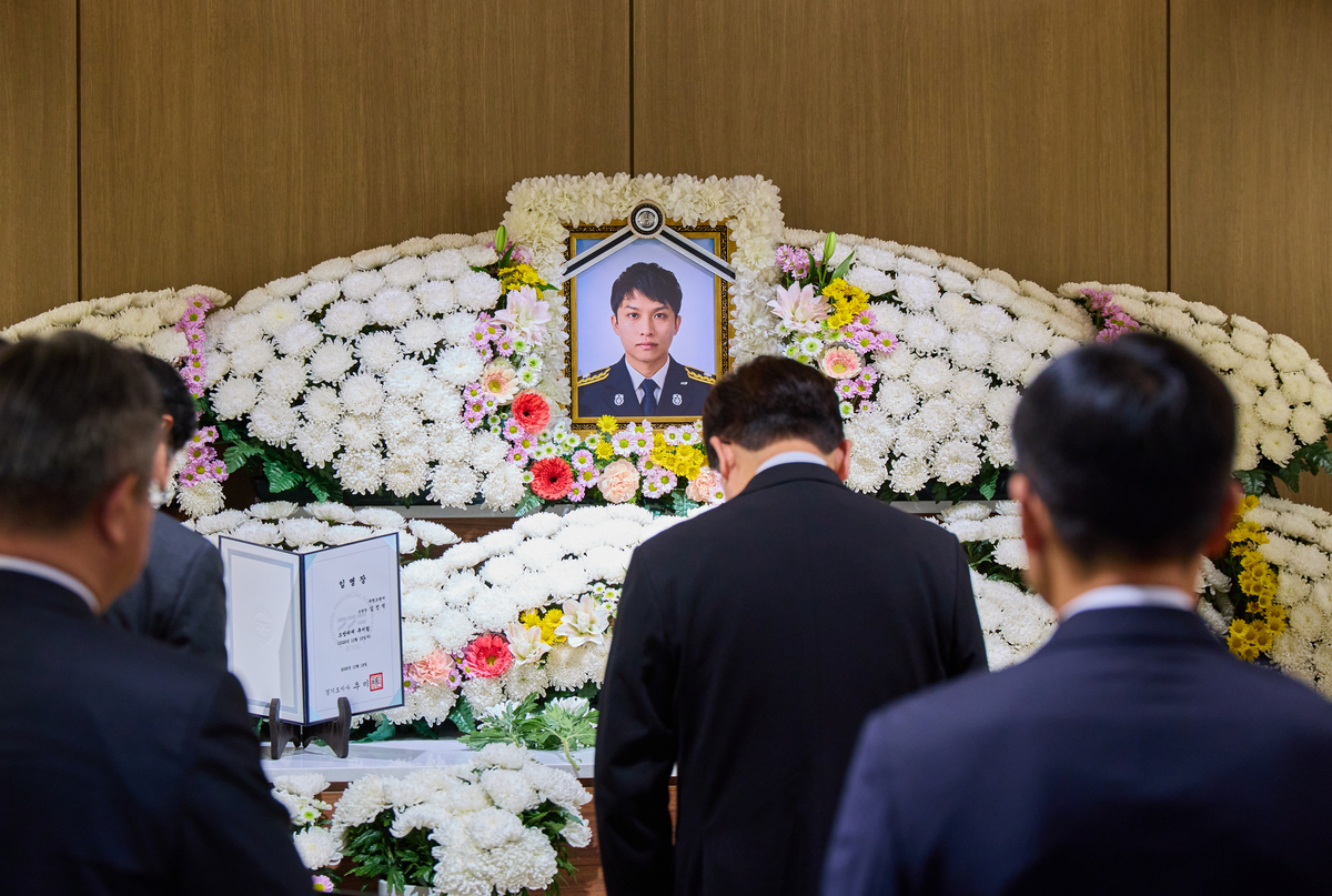 [속보]李대통령, ‘부천 화재’ 순직 소방관 조문…옥근정훈장 추서