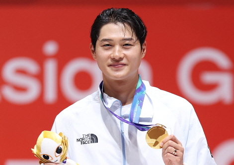 '펜싱 스타' 오상욱, 아시안게임 2관왕 이어 전국체전 금 2개 획득 - 뉴스 썸네일 이미지