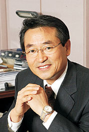 <위기는 기회다-이명박정부의 도전과 응전>“실현 가능한 정책으로 전환을, 냉혹한 시장경제 이면의 따뜻함 보여줘야”