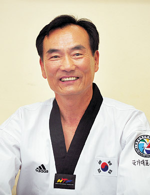 <사랑 그리고 희망 - 2012 대한민국 리포트>정재규 시범단 단장 “할 수 있다는 자신감, 최고 성과”