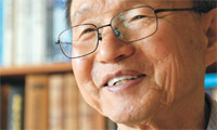 <오랜만입니다>신경림 “절친 김근태 세상뜬 뒤 술 딱 끊어… 오늘로 5개월 21일째”