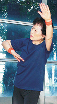 <서울아 운동하자>“‘에어로빅+전신돌리기’로 어르신들 활기 찾았죠”