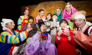 롯데월드 민속박물관의 퍼레이드 ‘시집가는 날’.