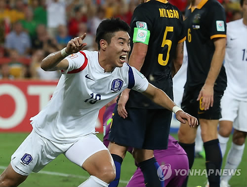(브리즈번=연합뉴스) 17일 호주 브리즈번 스타디움에서 열린 2015 AFC 아시안컵 조별리그 A조 3차전 한국 대 호주 경기. 이정협이 첫번째 골을 넣은 뒤 환호하고 있다.
