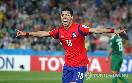 (시드니=연합뉴스) 26일 호주 시드니의 스타디움 오스트레일리아에서 열린 2015 AFC 아시안컵 준결승 한국 대 이라크 경기.이정협이 선제골을 넣고 환호하고 있다.