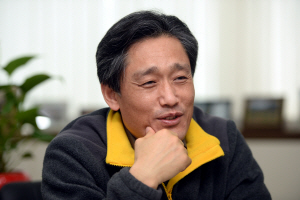 양해영 한국야구위원회 사무총장이 지난 28일 문화일보 인터뷰에서 한·미 프로야구 올스타전 추진 등 야구 현안에 대해 설명하고 있다.  김선규 기자 ufokim@