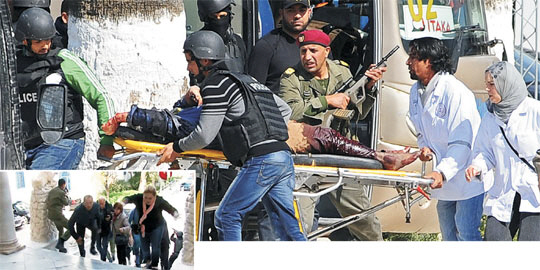 18일 튀니지 수도 튀니스의 바르도 국립박물관에서 일어난 무장괴한의 테러 사건으로 부상당한 희생자가 들것에 실려 인근 치료시설로 이송되고 있다. 왼쪽 작은 사진은 괴한들이 박물관을 습격해 총을 난사하는 동안 안에 있던 외국인 관광객들이 급히 대피하는 모습.