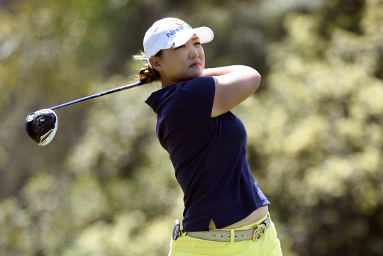 이미림이 30일(한국시간) 미국 캘리포니아주 칼즈배드의 아비아라 골프장에서 열린 KIA 클래식 4라운드 두 번째 홀에서 티샷을 하고 있다.  AP 연합뉴스