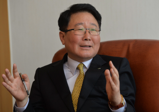 조석 한국수력원자력 사장이 6일 서울 강남구 삼성동 사옥에서 지난해 대규모의 흑자 전환과 부채 감축 초과 달성 등 혁신경영 성공 비결을 설명하고 있다.