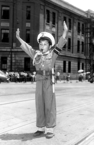 <그때 그 시절>1955년 소년경찰…지금은 손주재롱 보고 있겠죠