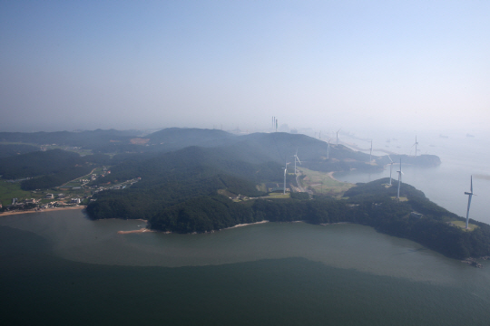 하늘에서 바라본 영흥도 일대 전경.