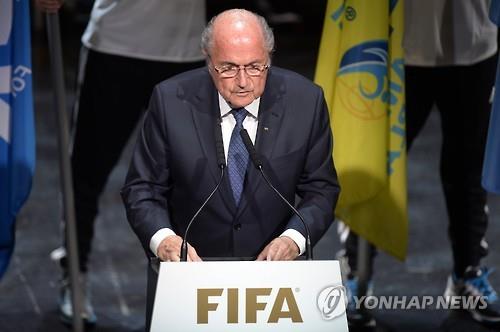 FIFA 총회에서 연설하는 제프 블라터 회장 (AP=연합뉴스)