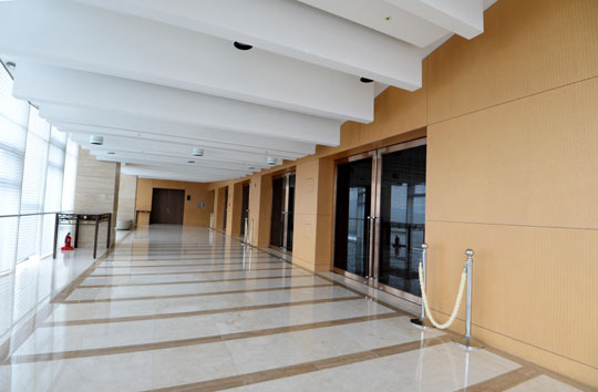 중동호흡기증후군(메르스) 감염자인 의사가 지난 5월 30일 시민 1565명이 모인 재건축조합 총회에 참석했던 서울 서초구 양재동의 L타워 7층 그랜드홀 앞 복도의 5일 모습.