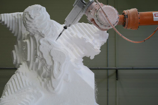 다비데 콰욜라, ‘수인 CaptivesB05’ 시리즈, 한국 Campus D 제작, 2015(서울시립미술관 특별전 ‘피스 마이너스 원’ 전시)