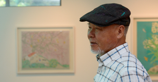 이왈종 화백은 지난 6월 26일 제주 서귀포시 왈종미술관에서 가진 문화일보와의 인터뷰에서 “예술지상주의자는 아니지만 사람들의 기억에 오래 남는 밀도 있는 작품을 만들어 보는 것이 앞으로의 계획”이라고 말했다.   김호웅 기자 diverkim@