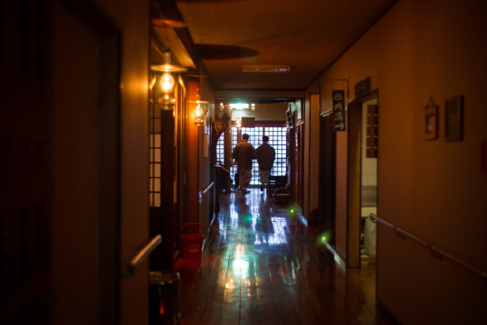 원시 생태계 신비… 아오니 ‘사과온천’ 유명