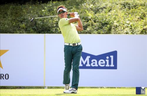 이틀 연속 맹타를 휘두른 이태희 <KPGA 제공>