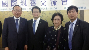 오른쪽부터 박창재 대표, 안 의사 외손녀 황은주 씨, 증손자 토니 안.