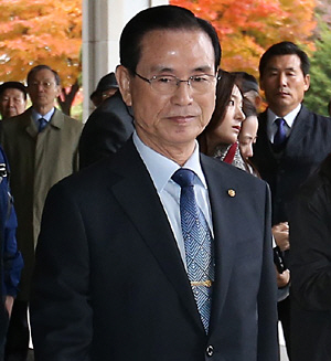 조남풍 재향군인회 회장이 13일 오전 서초동 서울중앙지검에 출두하고 있다.  연합뉴스