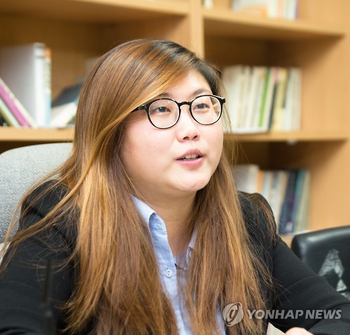 (서울=연합뉴스) 서울대 제58대 총학생회 선거 투표 결과 김보미(23·소비자아동 12학번)씨가 총학생회장으로 당선됐다. 김씨는 선거운동 기간 동성애자임을 커밍아웃해 학내외 화제를 모았다. < 서울대저널 제공 >