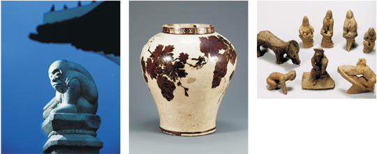 왼쪽부터 경복궁 근정전 월대의 원숭이 조각, 백자원숭이문양매병, 토우원숭이 사본.