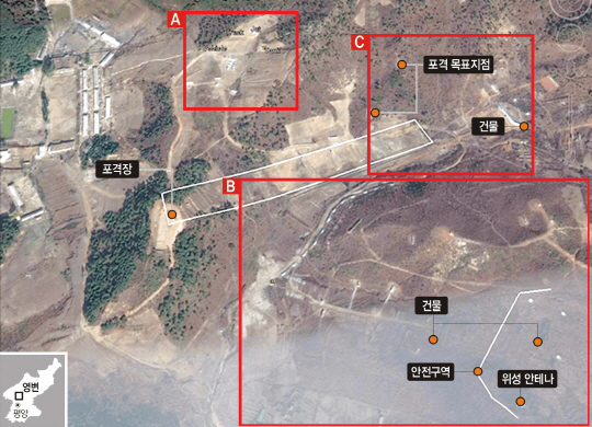 북한 전문가인 커티스 멜빈 미국 존스홉킨스대 한미연구소 연구원이 12일 미국의 자유아시아방송(RFA)에 출연해 미국 상업위성이 촬영한 사진을 토대로 북한이 서울의 모습을 본떠 영변군 구산리에 만든 것으로 보인다고 밝힌 대규모 군사훈련 시설의 모습. 여러 건물과 함께 전투기·탱크·위성안테나 등이 포착됐다.   자유아시아방송 홈페이지 캡처