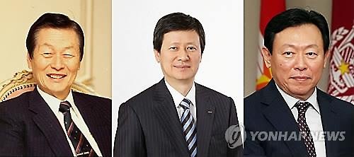 롯데그룹 신격호 총괄회장, 신동주 전 부회장, 신동빈 회장(왼쪽부터) << 연합뉴스 자료사진 >>