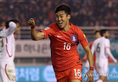 24일 오후 경기도 안산 와스타디움에서 열린 2018 러시아 월드컵 아시아지역 2차 예선 대한민국 대 레바논 경기. 한국 이정협이 결승골을 넣은 후 환호하고 있다.