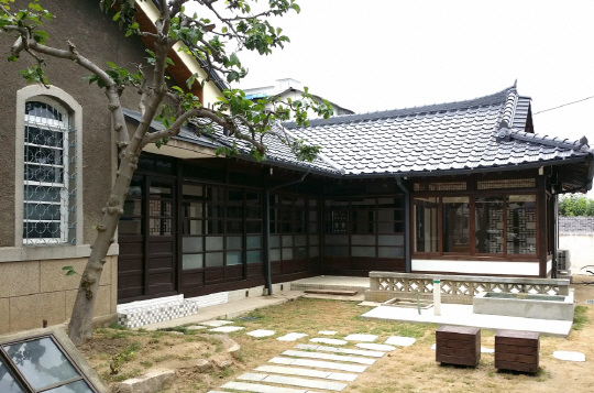 통영해저터널(위 사진), 거창 의료박물관.