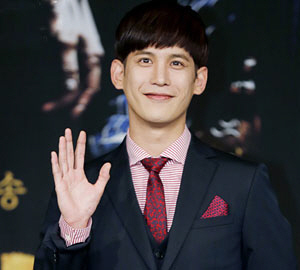 군 전역 후 1개월 만에 MBC 월화극 ‘몬스터’의 주연배우로 캐스팅된 배우 박기웅. MBC 제공