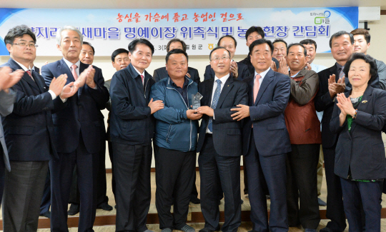 <1사1촌이 행복시대 이끈다>“이장님 한 분 더 생기니 적적한 마음에 단비 내린 것 같아”