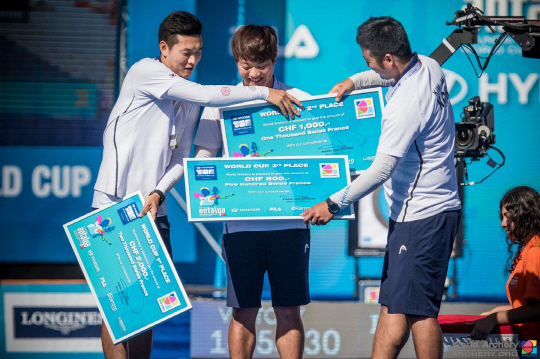 양궁 남자 대표팀의 구본찬(왼쪽부터), 이승윤, 김우진.