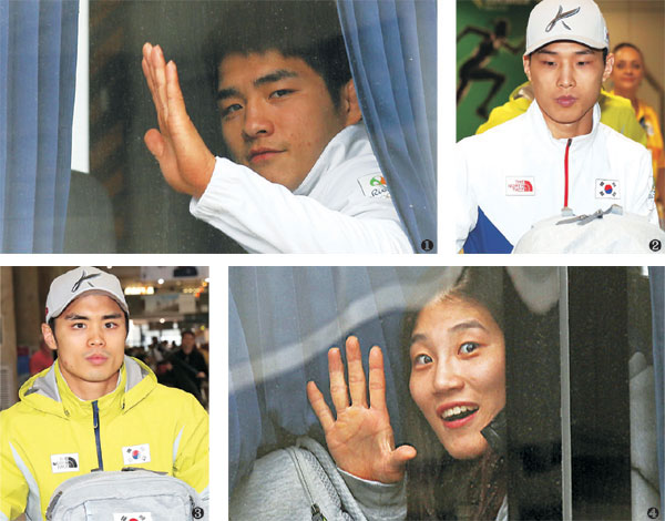 2016 리우데자네이루올림픽에 출전하는 유도 대표팀이 4일 오전(한국시간) 격전지인 브라질 리우에 도착했다. 1 73㎏급의 안창림이 선수촌으로 향하는 버스 안에서 여유롭게 손을 흔들고 있다. 2 73㎏급의 안바울과 3 60㎏급의 김원진이 긴장된 표정으로 공항을 빠져나오고 있다. 4 여자 57㎏급의 김잔디가 환하게 웃으며 손을 흔들고 있다.