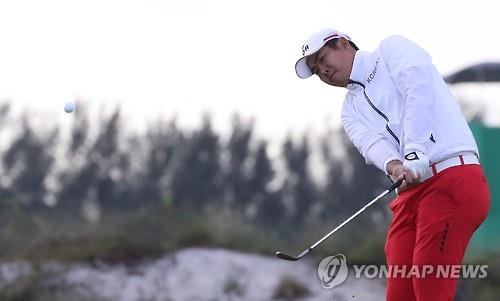 (리우데자네이루=연합뉴스) 11일(현지시간) 브라질 리우데자네이루 바하 올림픽 골프 코스에서 열린 2016 리우올림픽 골프 남자 개인 1라운드 경기에서 한국 안병훈이 샷하고 있다.
