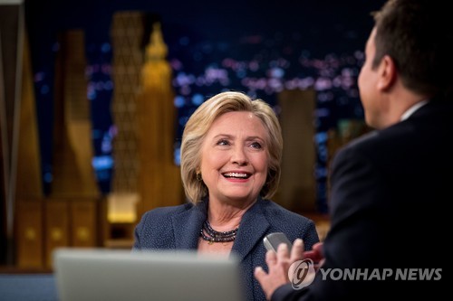 미국 대통령선거 민주당 후보인 힐러리 클린턴이 16일(현지시간) 미국 뉴욕 NBC방송의 한 프로그램에 출연했다.