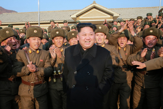 김정은 북한 노동당 위원장이 제1344군부대 관하 구분대(대대급 이하 부대)를 시찰했다고 조선중앙통신이 9일 보도했다.  연합뉴스