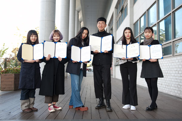 동서대 수상자 왼쪽부터 이유빈, 박지선, 강성주, 지동희, 김지윤, 공정인