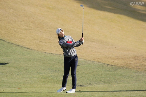 윤채영의 아이언샷. (KLPGA 제공)
