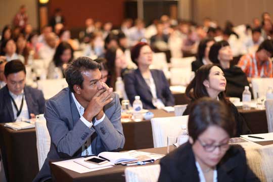 지난 9일 싱가포르 오처드 호텔에서 열린 ‘디지털 미디어 아시아(DMA) 2016’에서 각국 미디어 관계자들이 진지하게 발표를 듣고 있다. DMA 2016 제공