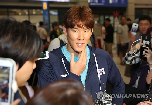 8월 리우올림픽 출전 후 귀국하는 박태환. 2016.8.13.[영종도=연합뉴스 자료사진]