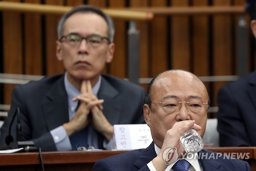 주진형 전 한화투자증권 대표(뒷줄)