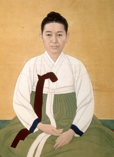 강릉의 오죽헌 몽룡실에 봉안된 신사임당 표준영정. 김은호 화백의 작품으로 친일 경력과 왜색 화풍이 논란이 됐다.