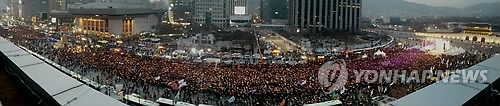 성탄전야에도 촛불을 들었다