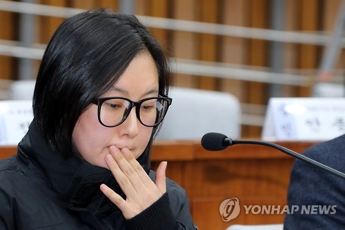 최순실의 조카 장시호 씨가 7일 오후 국회에서 열린 최순실 국정농단 의혹 진상규명을 위한 국정조사 특별위원회 2차 청문회에 출석하고 있다