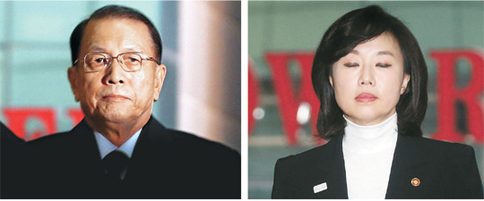 문화예술계 블랙리스트를 작성·관리했다는 의혹을 받고 있는 김기춘(왼쪽 사진) 전 청와대 비서실장과 조윤선(오른쪽) 문화체육관광부 장관이 17일 오전 조사를 받기 위해 각각 서울 강남구 대치동 박영수 특별검사팀 사무실로 들어서고 있다.