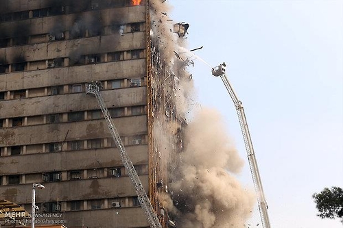 무너져 내리는 테헤란 의류상가[메흐르통신]