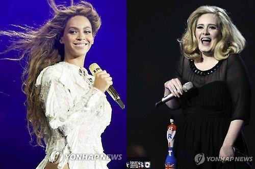그래미상에서 격돌하는 비욘세(왼쪽)와 아델[AP=연합뉴스 자료사진]