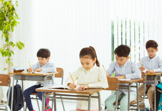 새 학기를 맞아 자녀 건강을 챙기기 위해서는 방학 동안 불규칙했던 습관을 개선하도록 도와주는 등 부모의 관심이 필요하다.